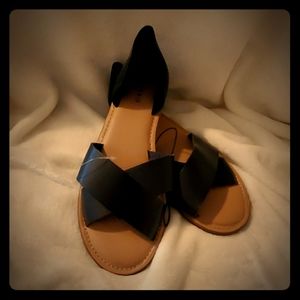 Torrid Black 10w sandals